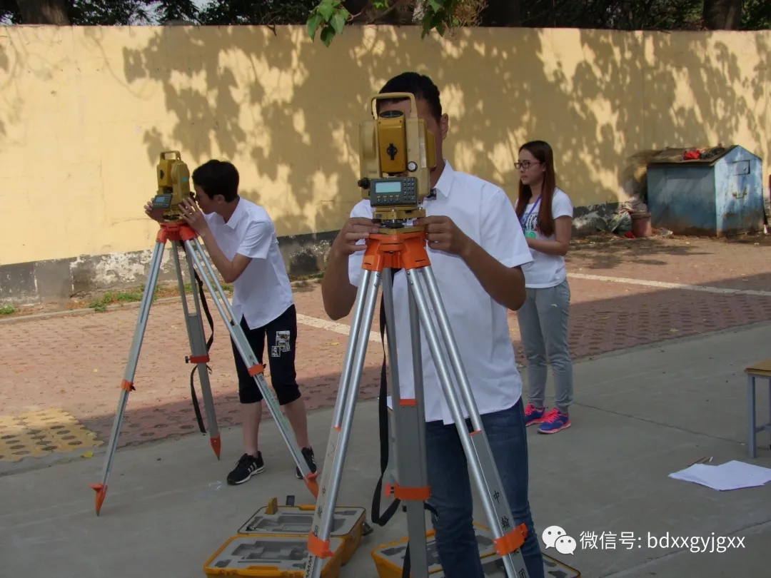 保定新兴技校大型汇报演出及技能节开始啦! 保定新兴技校大型汇报演出及技能节开始啦!